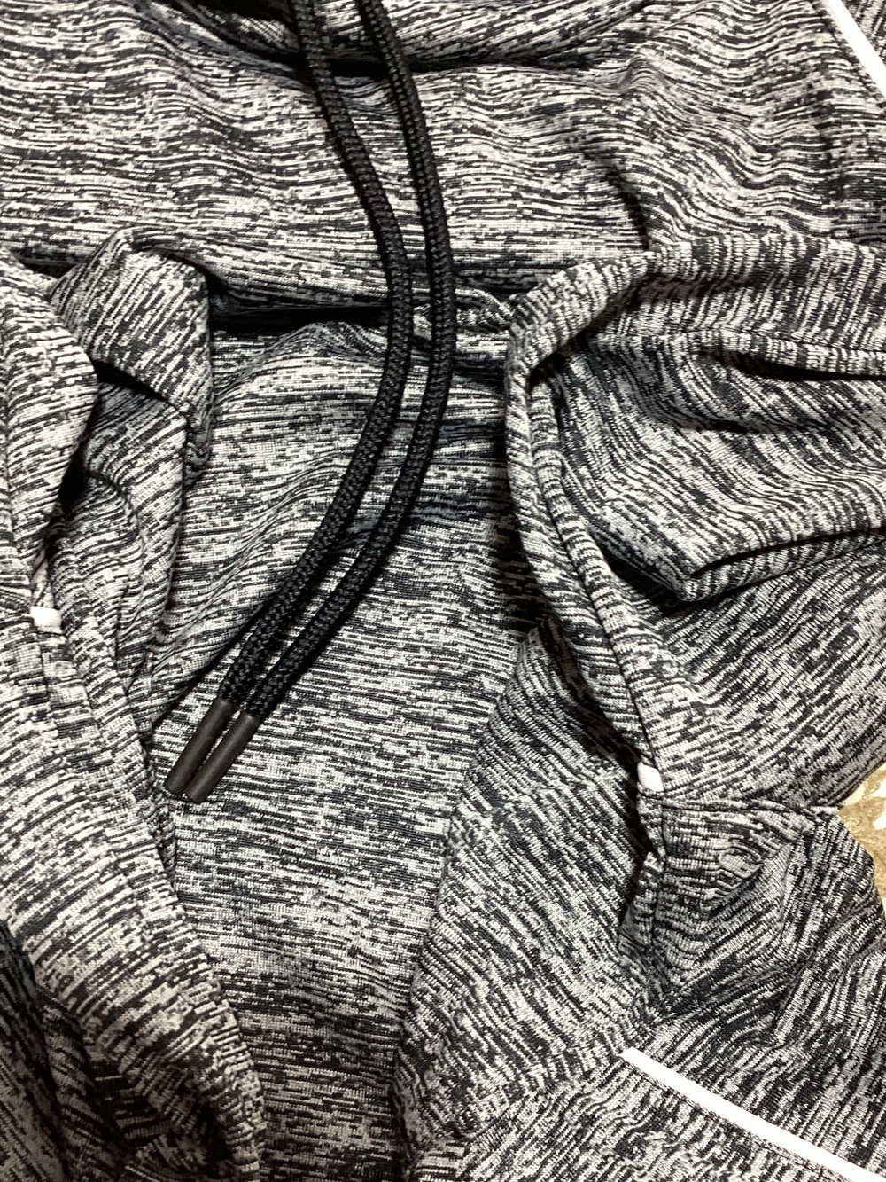 Under Armour Women’s lightweight Black/Gray Heather Pullover Hoodie shirt - Picture 12 of 12